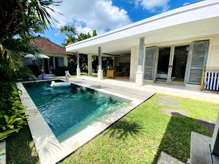 Villa Biru - 500m Batubelig beach Canggu Eksteriør billede