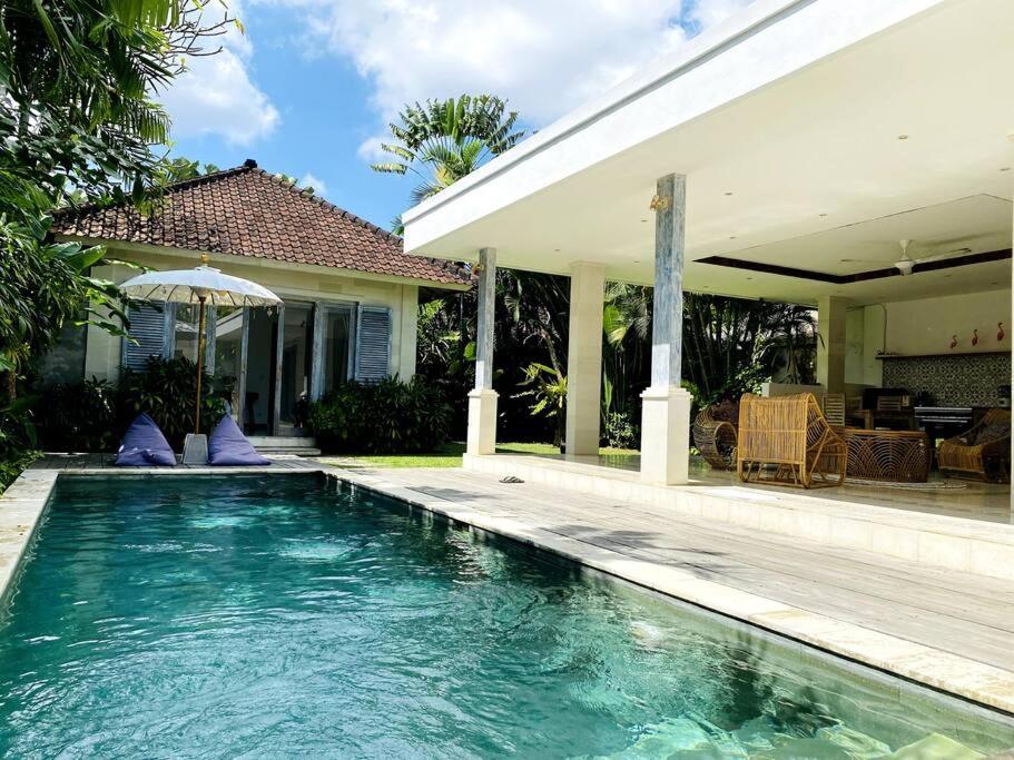 Villa Biru - 500m Batubelig beach Canggu Eksteriør billede