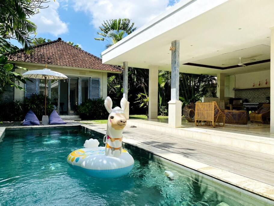 Villa Biru - 500m Batubelig beach Canggu Eksteriør billede